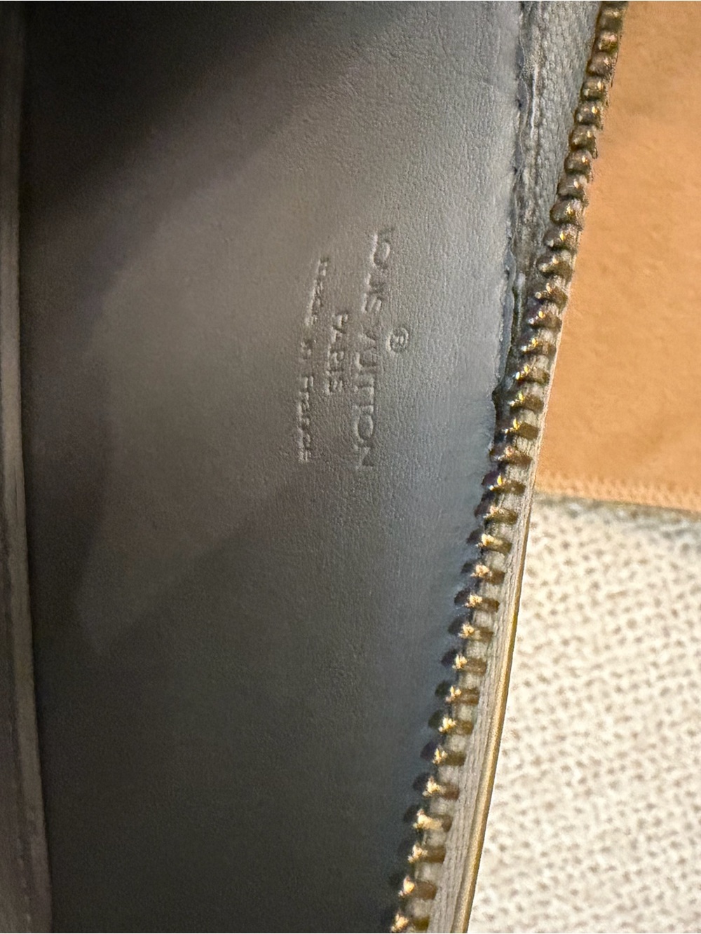 Louis Vuitton Gray Patent Monogram mini bag with Brown Strap - Picture 4 of 6